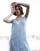 sleeveless-maxi-dress-with-floral-print-blue-2