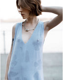 sleeveless-maxi-dress-with-floral-print-blue-5